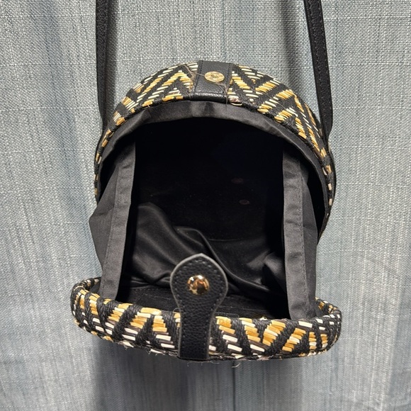 Lionel Chevron Patterned round Crossbody Bag - Picture 6 of 8